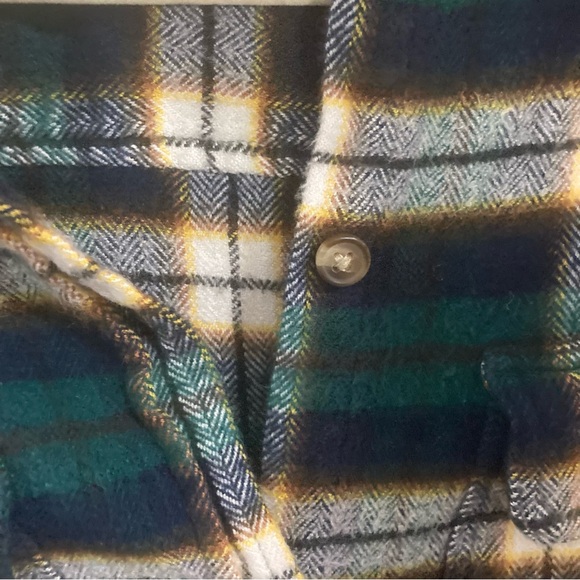 American Eagle ahh-mazingly soft plaid flannel button-down shirt size M - Picture 4 of 6
